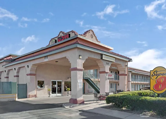 Super 8 By Wyndham Tucson Downtown Convention Center