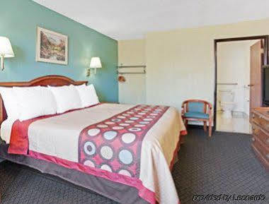 Hotel Super 8 By Wyndham Downtown Convention Center