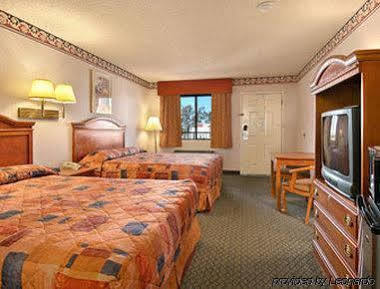 Super 8 By Wyndham Downtown Convention Center Tucson